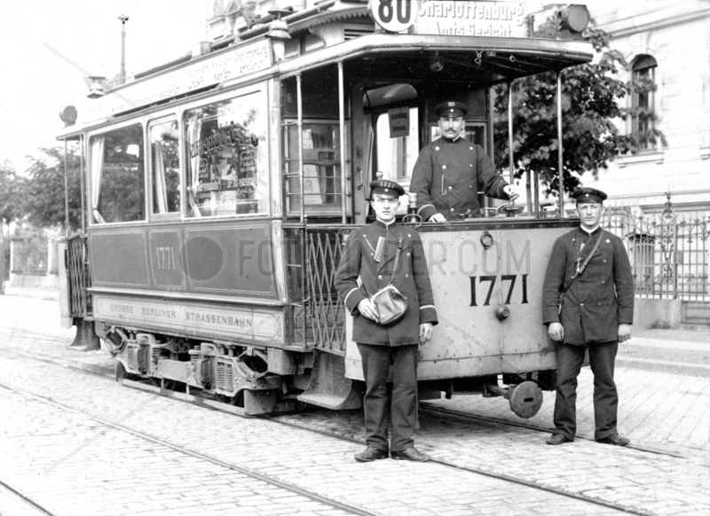 Berlin,  Strassenbahn mit Schaffner 1898