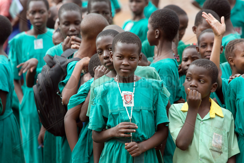 Bombo,  Uganda - Schulappell auf dem Schulhof der St. Joseph's Bombo mixed primary school.