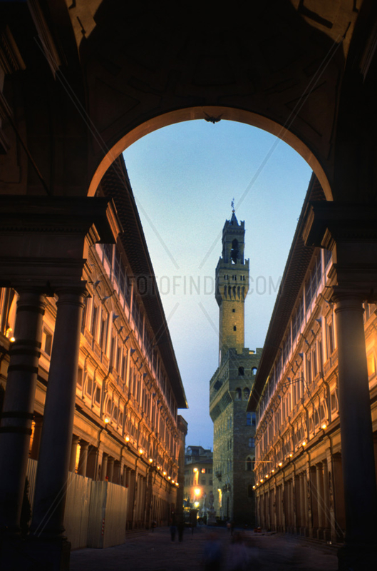 Palazzo Vecchio und die Uffizien bei Nacht,  Florenz Italien