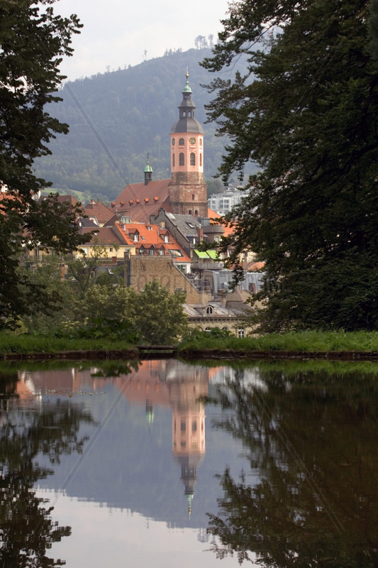 Baden-Baden,  Blick vom Michaelsberg ueber den Solmssee auf die Altstadt mit Stiftskirche