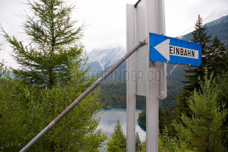 Tirol,  Schild Einbahn am Blindsee