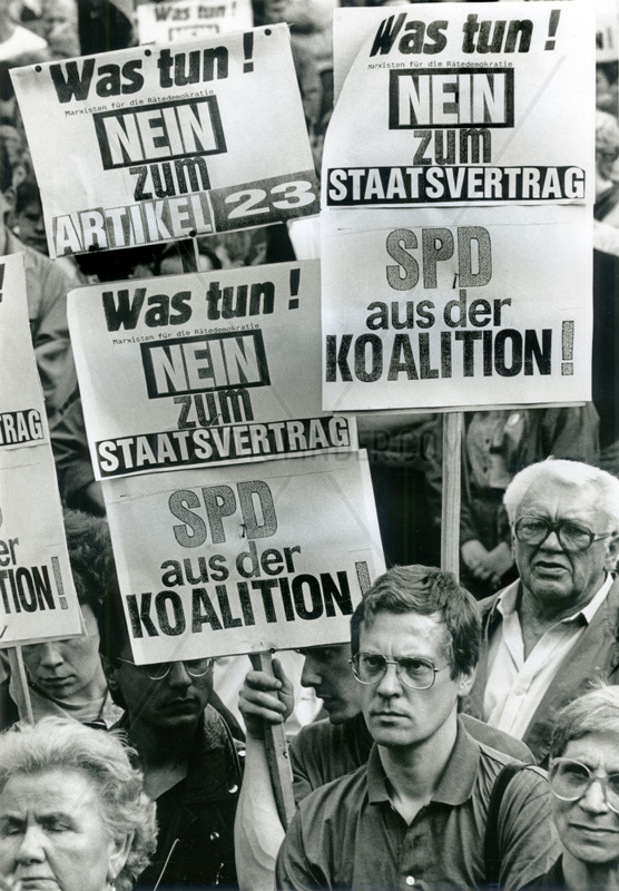 Spartakisten,  Marxisten bei PDS-Kundgebung,  Ostberlin,  DDR,  1990