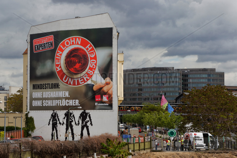 Berlin,  Deutschland,  Plakat Mindestlohn ohne Ausnahme