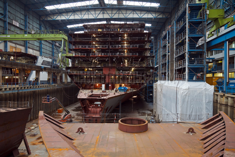 Papenburg,  Deutschland,  Meyer Werft GmbH,  Neubau der AIDAmar im ueberdachten Baudock