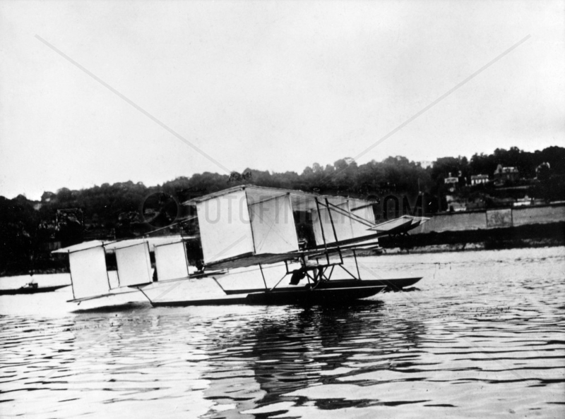 Voisin-Archdeacon float glider,  1905.