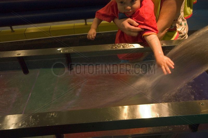 Children playing in The Water Zone,  Science Museum,  London,  2007.