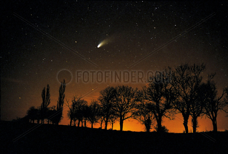 Comet Hale-Bopp,  2007.