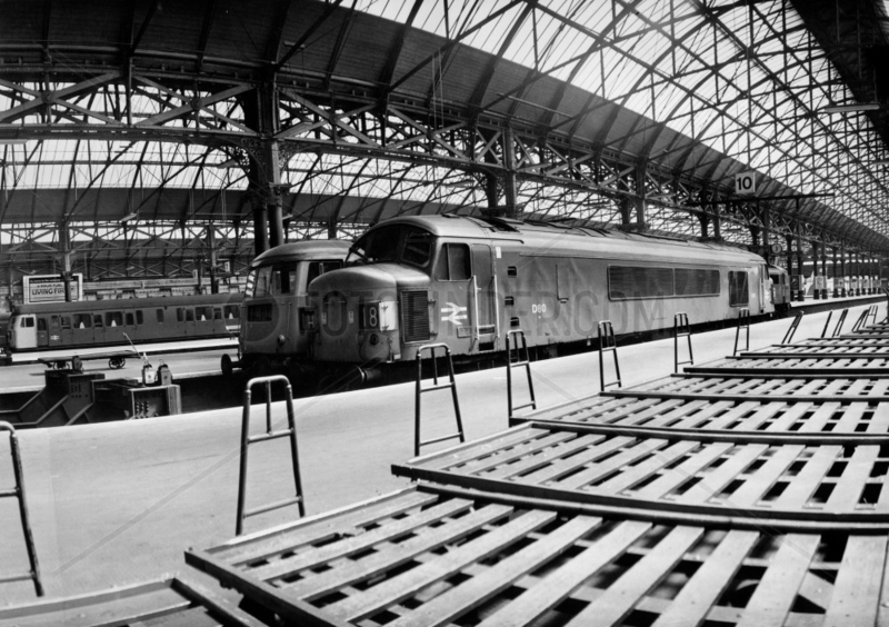 Peak locomotive sat in a deserted Manchester Piccadilly,  30 June 1968.