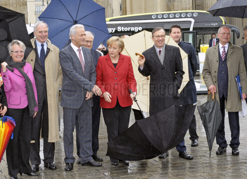 Schavan + Keitel + Ramsauer + Bruederle + Merkel + Wissmann + Peters