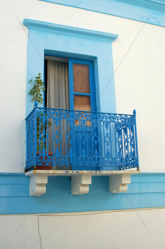 Balkon an einem italienischen Haus.
