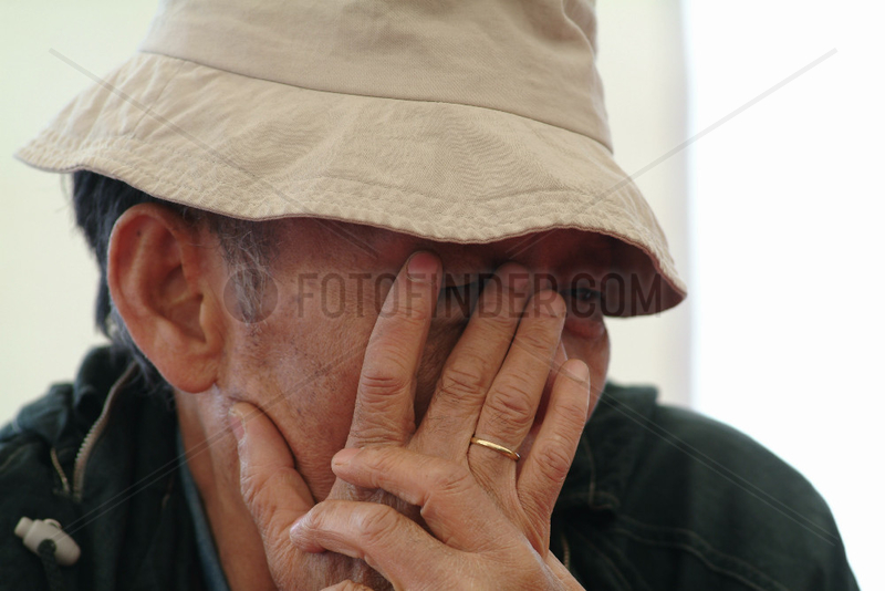 LEE,  Zeha - Portrait des Schriftstellers
