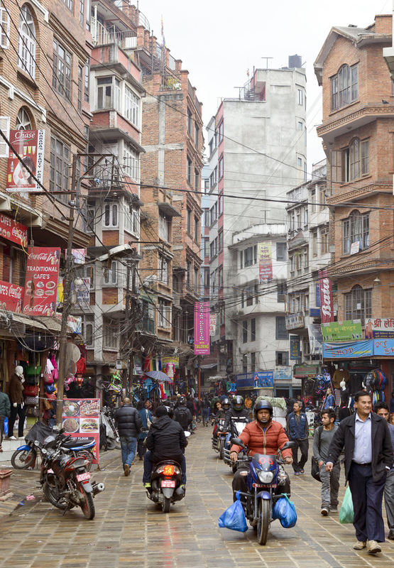 Geschaeftsstrasse in Kathmandu,  Nepal