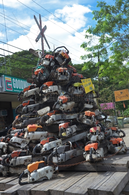 Christmas tree made with chainsaws Philippines