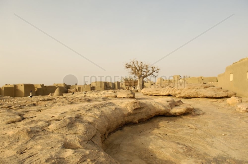 Dogon village close to the Bandiagara cliff Mali