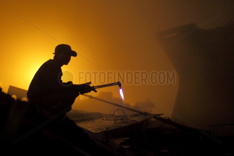 Cutter torch during a night tour of Bangladesh