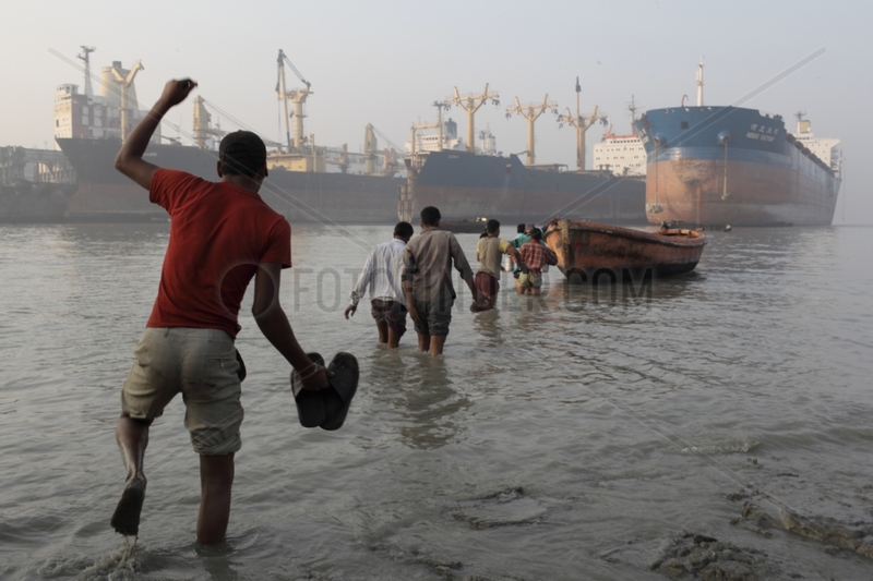 Workers joining the ship-breaking yard Bangladesh