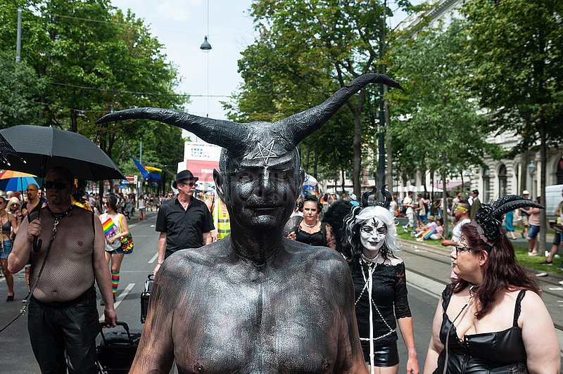 Wien,  Oesterreich,  Satanisten auf der Euro Pride Parade