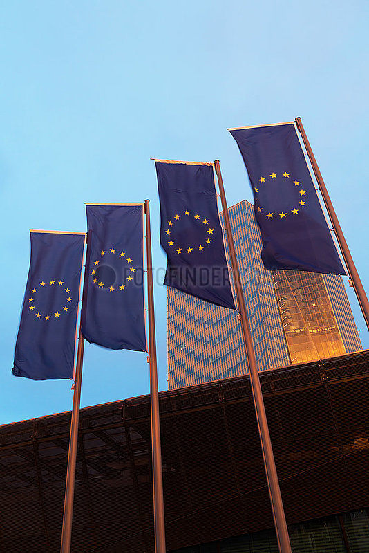 Deutschland,  Frankfurt am Main - EU-Flaggen vor der Europaeischen Zentralbank (EZB)