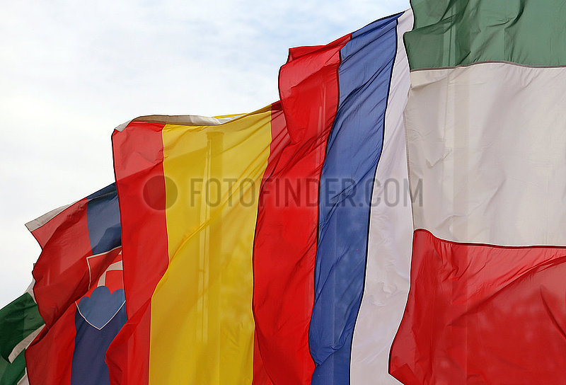 Baden-Baden,  Deutschland,  Nationalfahnen der Slowakei,  von Spanien,  Russland und Italien