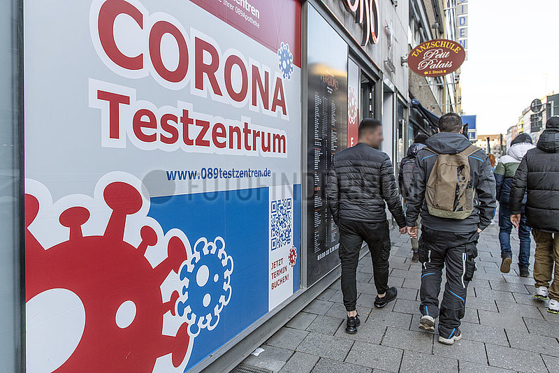 Corona Testzentrum für kostenlose Antigen-Schnelltests,  München,  4. Februar 2022