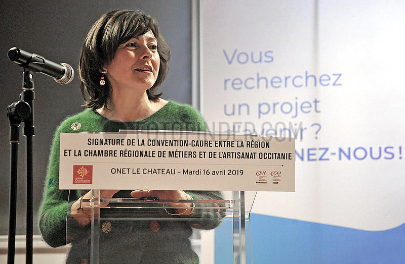 FRANCE. AVEYRON ( 12 ) ONET LE CHATEAU,  APRIL 16,  2019. CAROLE DELGA,  THE SOCIALIST PRESIDENT OF THE OCCITANIE REGION,  PRESENTS THE FRAMEWORK AGREEMENT BETWEEN THE REGION AND THE REGIONAL CHAMBER OF TRADES