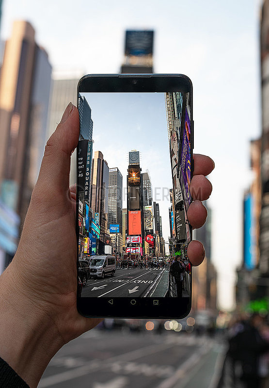 Time Square mit dem Handy fotografiert