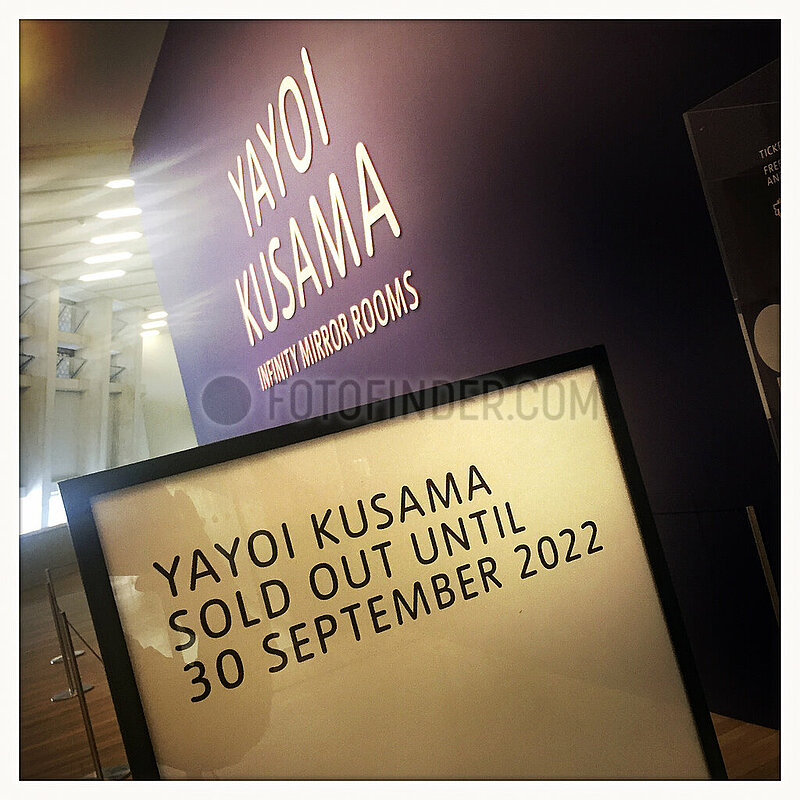 Yayoi Kusama,  Tate Gallery