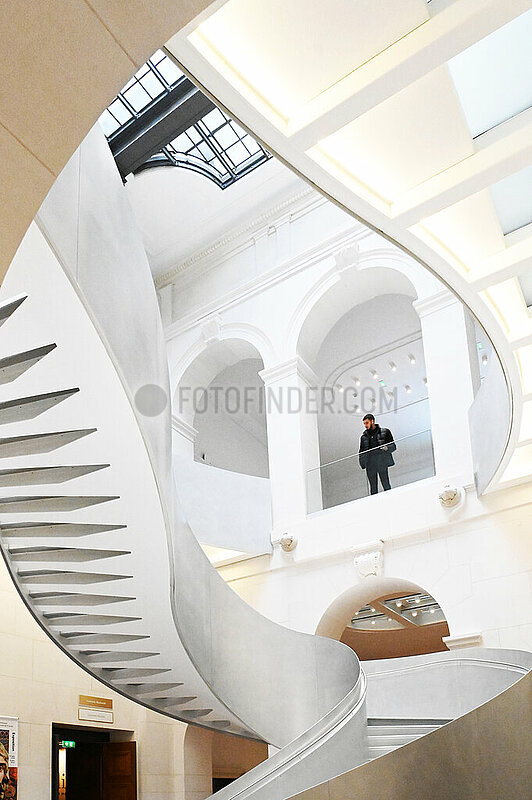 Frankreich. Paris (75002). Die Gaudin -Treppe der Halle Vivienne in der Nationalbibliothek Richelieu wurde 1721 gegründet,  die nach 10 Jahren Renovierung im September 2022 wieder geöffnet wurde.