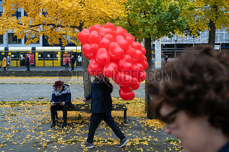 Berlin,  Deutschland,  Demonstration unter dem Motto Solidarisch durch die Krise Solidarischer Herbst
