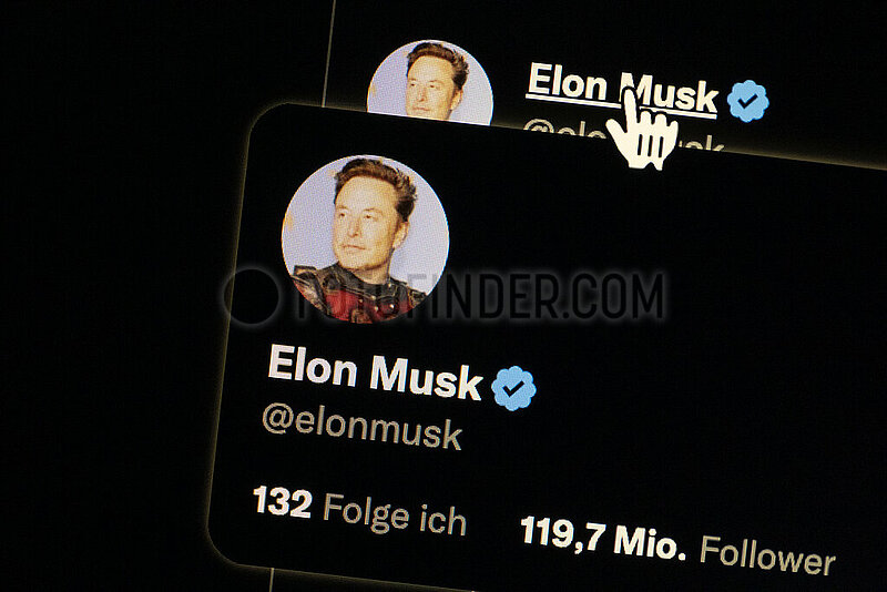 Deutschland,  Bremen - Elon Musk auf twitter,  Elon Musk (@elonmusk),  sein Foto zeigt ihn jung und mit einer Art StarWars-Aufzug