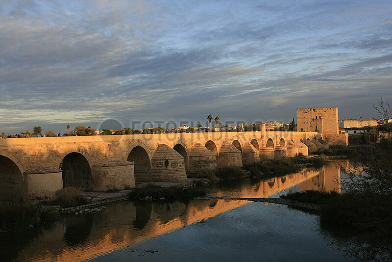 Die Puente Romano in Cordoba