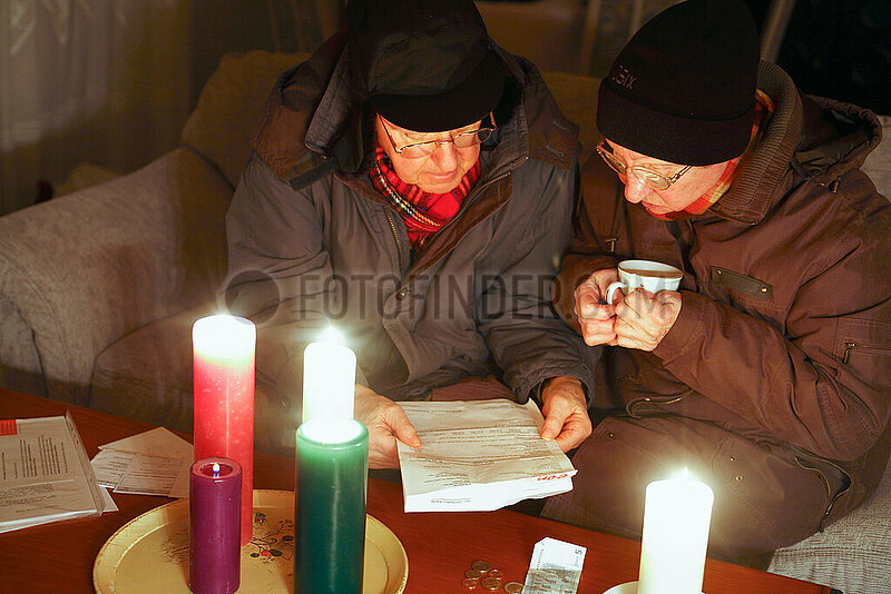Rentner koennen Strom und Heizung ( gasheizung ) nicht mehr zahlen oder Blackout