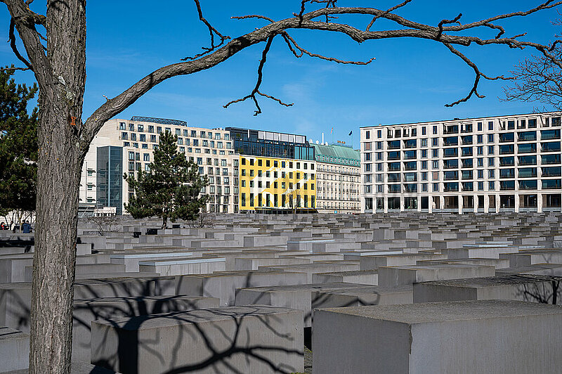 Berlin,  Deutschland,  Stadtbild mit Denkmal fuer die ermordeten Juden Europas im Bezirk Mitte