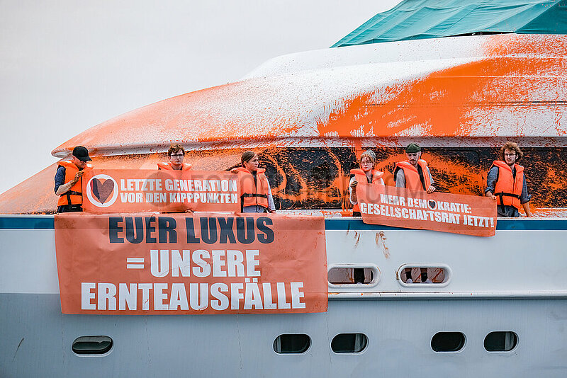 Letzte Generation beschmiert Yachten in Neustadt (Holstein)
