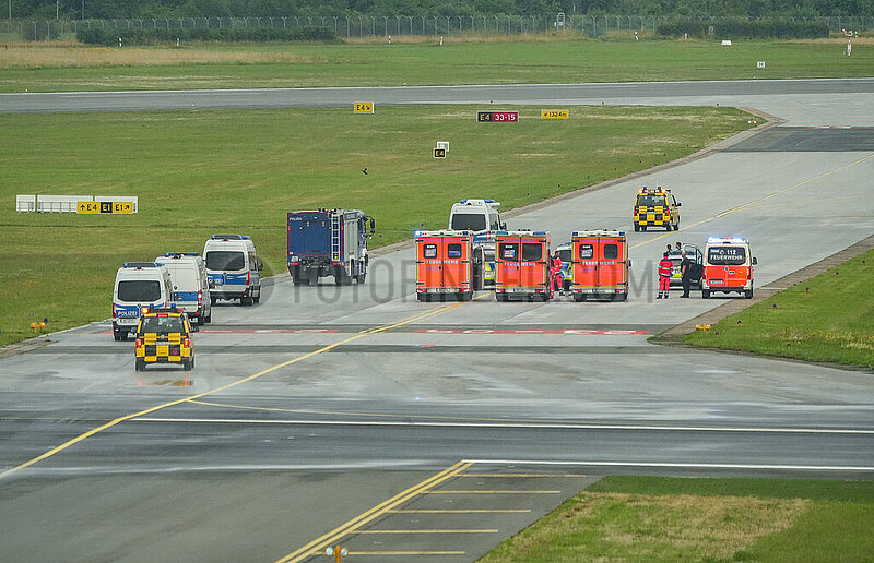 Letzte Generation blockiert Flighafen Hamburg