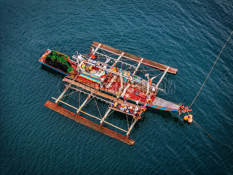 Drohnenaufnhame von Fischerbooten vor Biliran Island