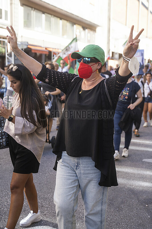 Demonstration zum einjährigen Todestag von Jina Mahsa Amini und zu Jin,  Jiyan,  Azadî in München