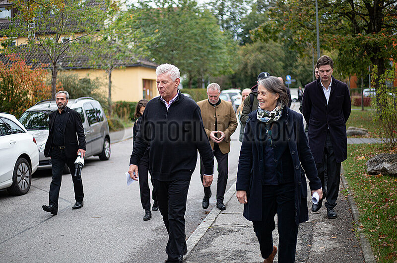 Presserundgang durch das Photovoltaik Projekt am Harthof in München