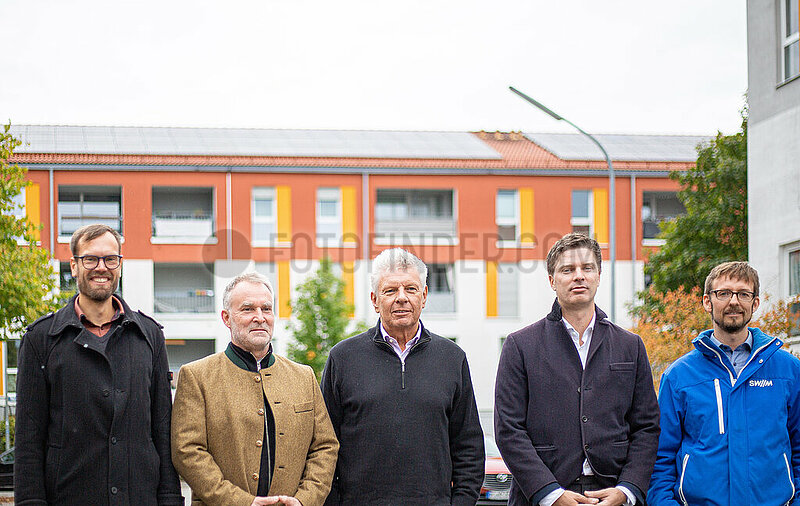 Presserundgang durch das Photovoltaik Projekt am Harthof in München