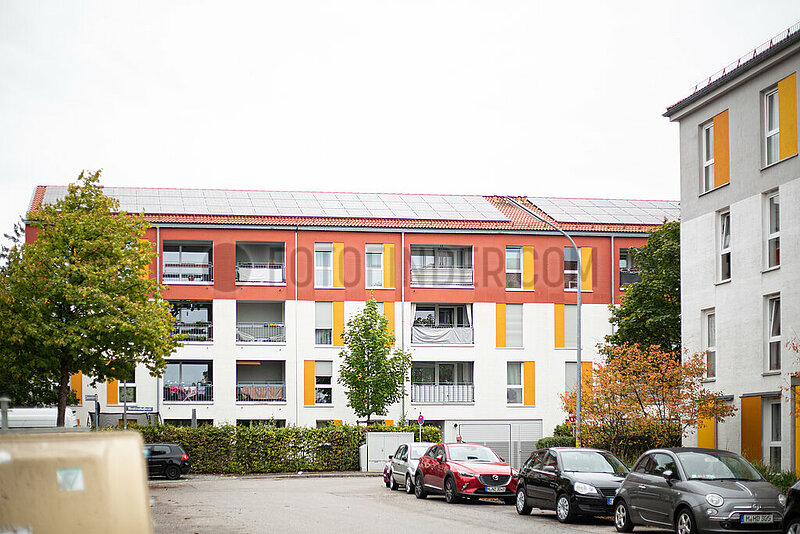 Presserundgang durch das Photovoltaik Projekt am Harthof in München