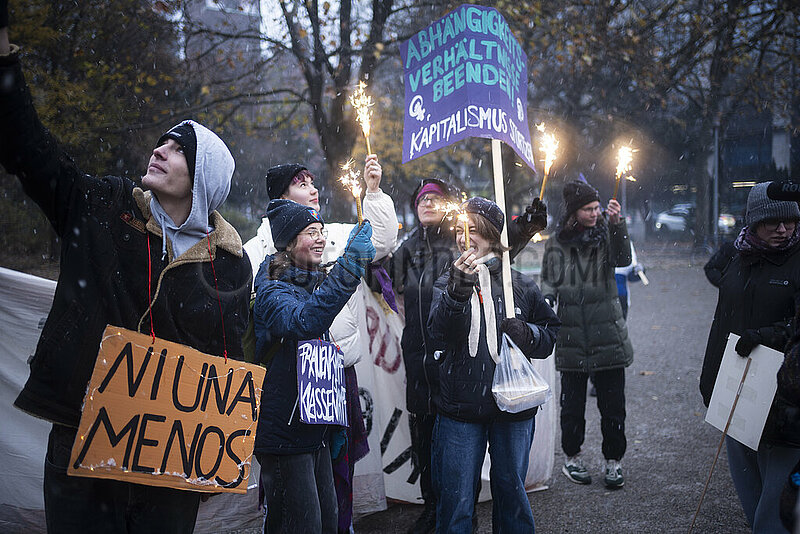 Feministische Demonstration zum Tag gegen Gewalt an Frauen,  in München