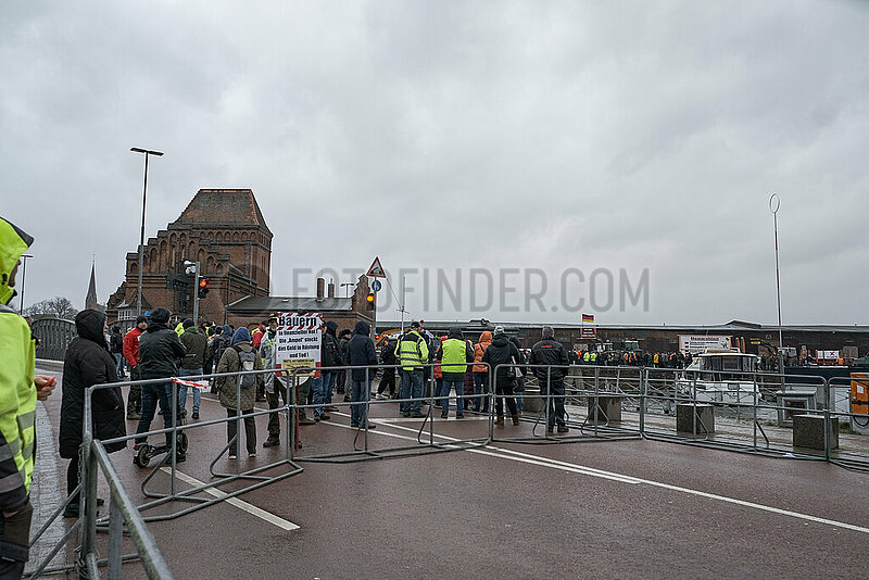 Bauern protestieren gegen Christian Lindner in Lübeck