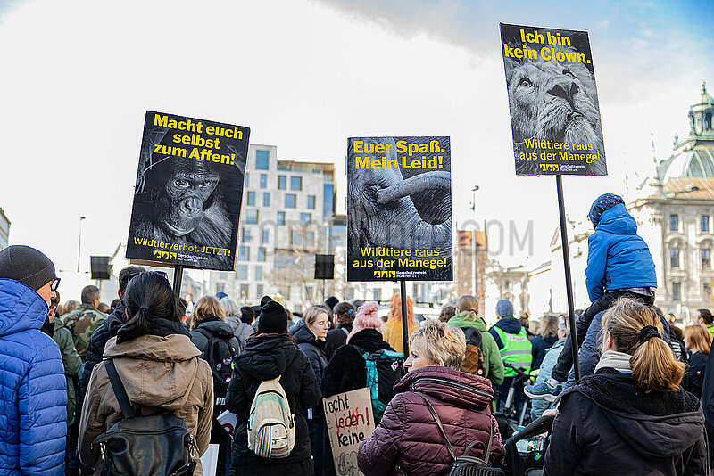 Tierschützer demonstrieren für Zirkus ohne Tiere in München
