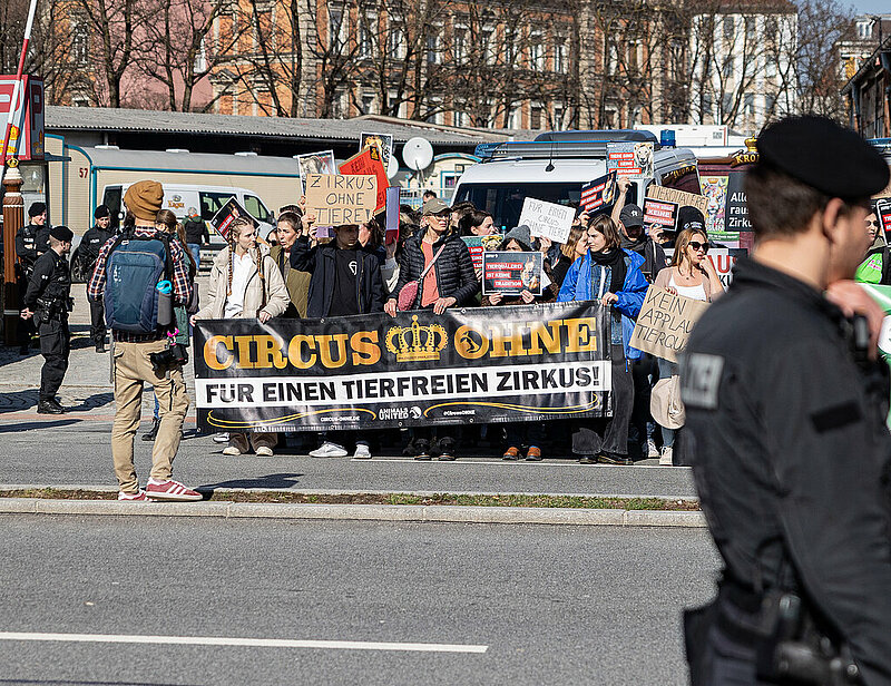 Tierschützer demonstrieren für Zirkus ohne Tiere in München