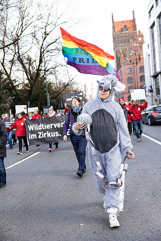 Tierschützer demonstrieren für Zirkus ohne Tiere in München