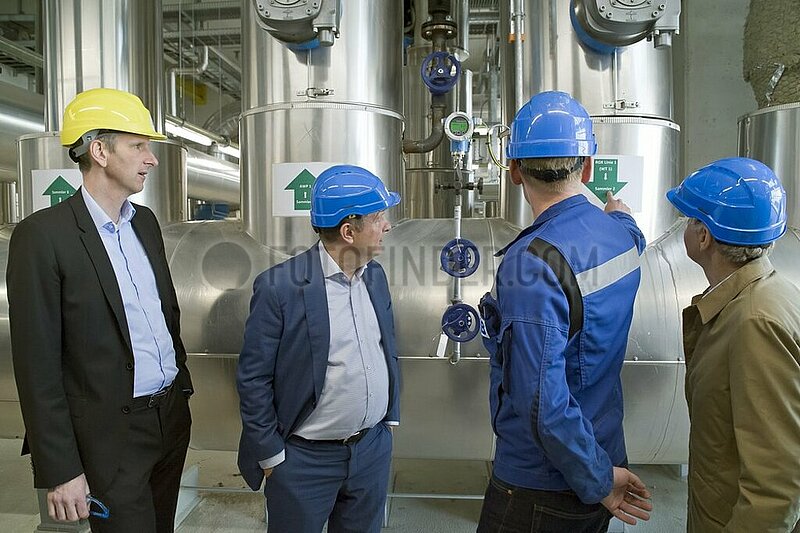 Michael Prinz,  Geschäftsführer der Hamburger Energiewerke GmbH,  Umweltsenator Jens Kerstan,  SRH-Geschäftsführer Prof. Dr. Rüdiger Siechau