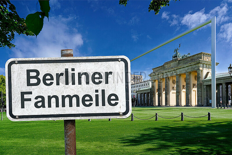 Symbolisches Schild Berliner Fanmeile