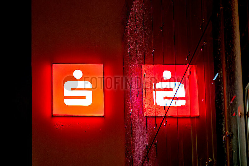 Schild an der Nord-Ostsee Sparkasse Schleswig