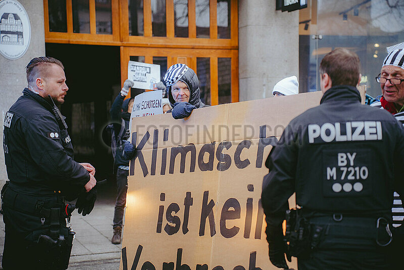 Straßenblockade der Letzten Generation am Viktualienmarkt