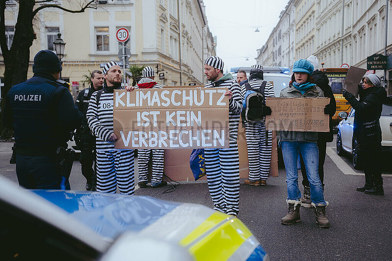 Straßenblockade der Letzten Generation am Viktualienmarkt